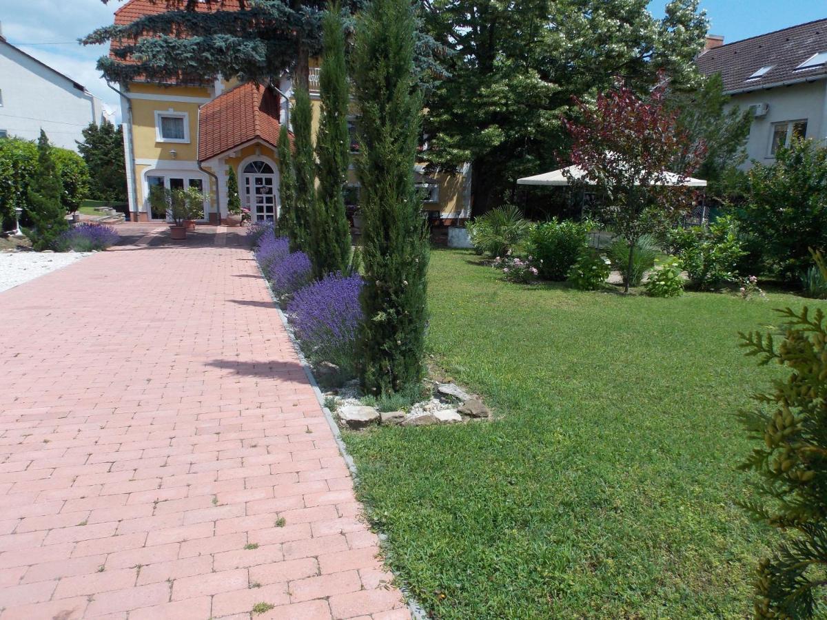 Éden Villa Családi Apartmanház Balatonfüred Esterno foto